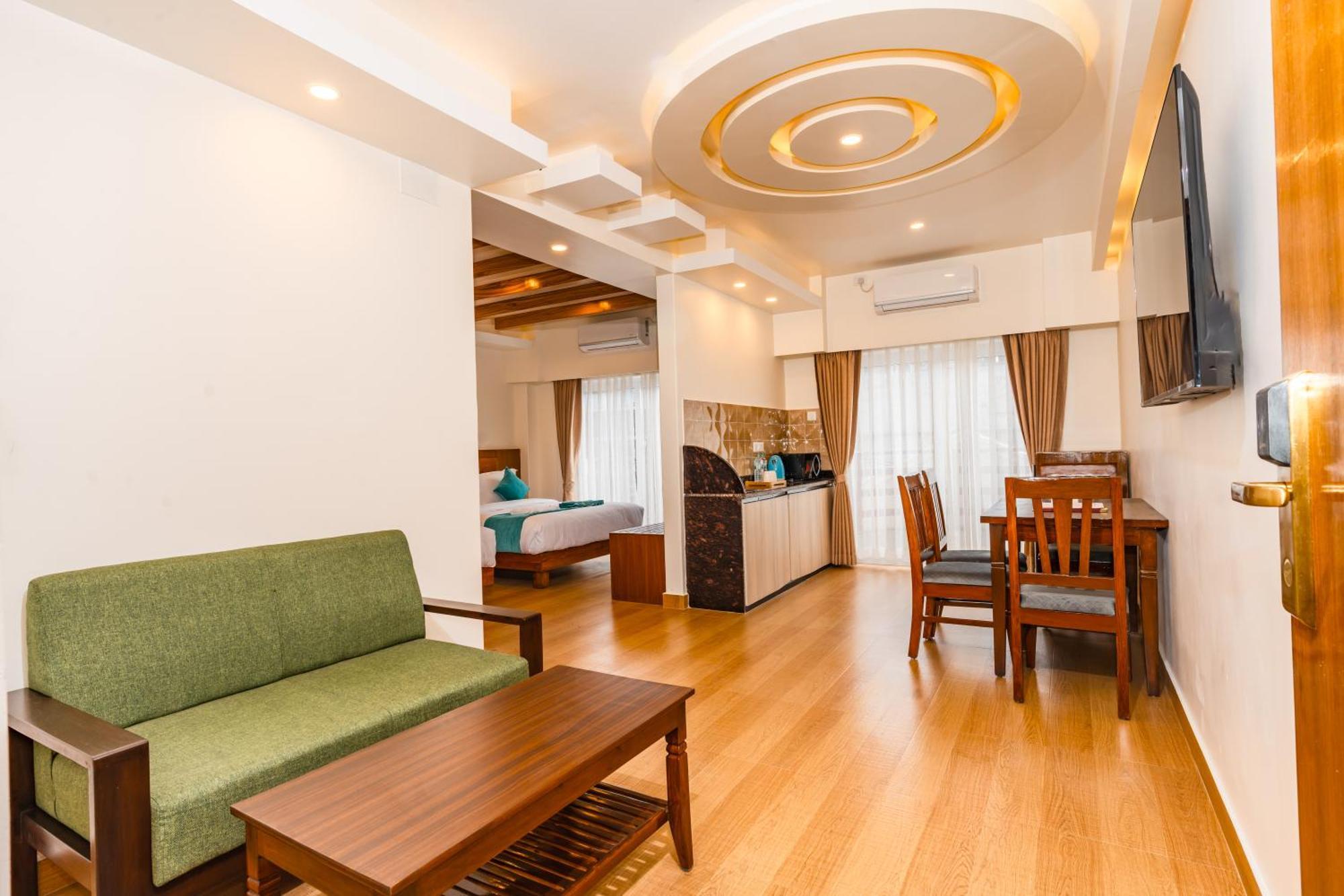Pokhara Alpine And Springs Hotel Exterior photo